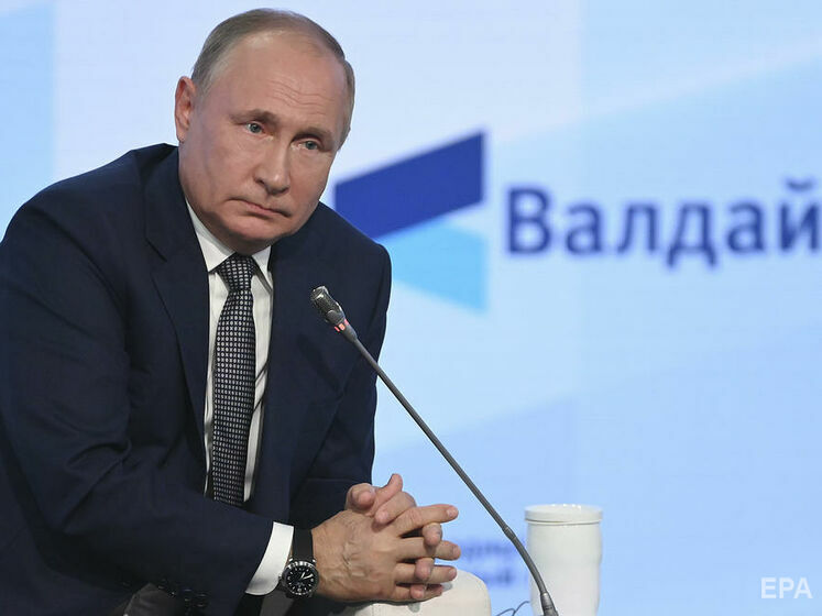 Путін заявив, що не розуміє, чому в Україні обвинувачують у державній зраді його кума Медведчука