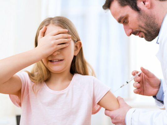 Американский регулятор рекомендовал одобрить препарат от Pfizer для вакцинации от COVID-19 детей 5–11 лет
