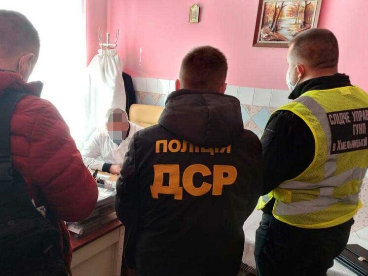 5 тыс. грн за сертификат. Правоохранители задержали врача, торговавшего COVID-документами