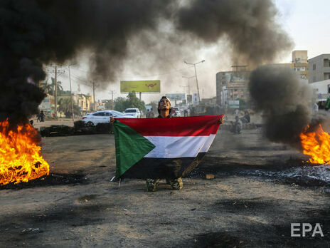 Воєнний переворот у Судані. Затриманого прем'єр-міністра звільнили
