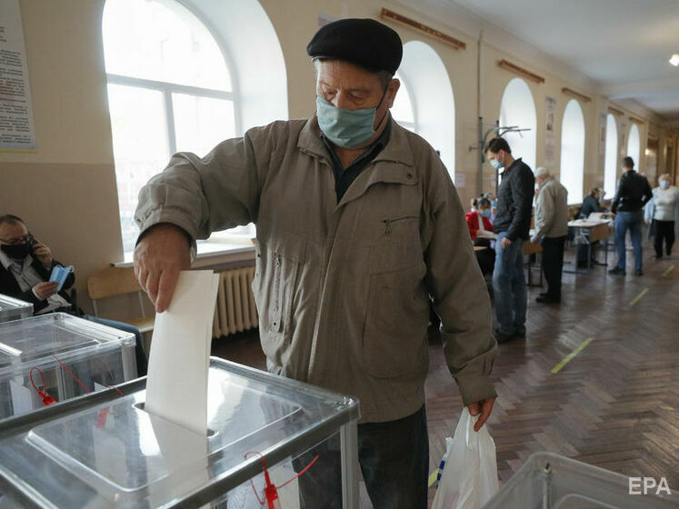 "Опора" заявила, что в Харькове ее наблюдателя не пускали на спецучасток на выборах мэра 