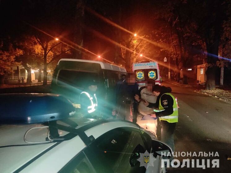 В Одесі водій збив пішоходів і поїхав, загинула дівчина – поліція