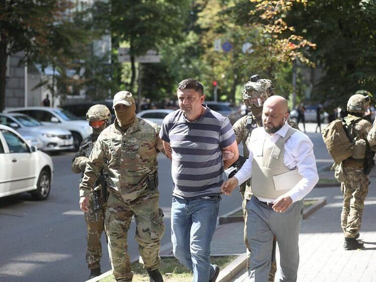 Суд відпустив під домашній арешт ветерана АТО, який погрожував підірвати гранату у Кабміні України