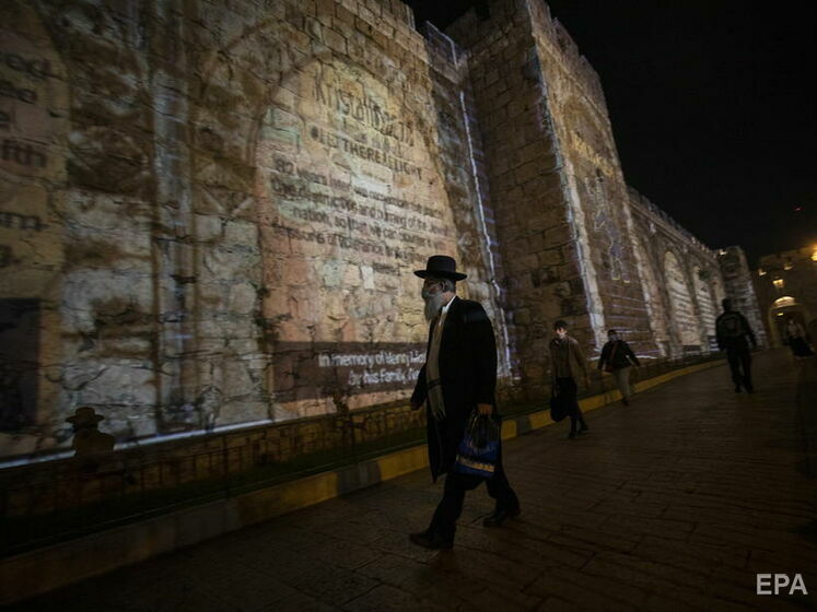 Синагоги світу запалили світло на згадку про 83-ті роковини Кришталевої ночі
