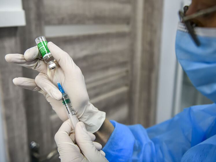 Упродовж доби в Україні зробили 97 тис. щеплень проти коронавірусу