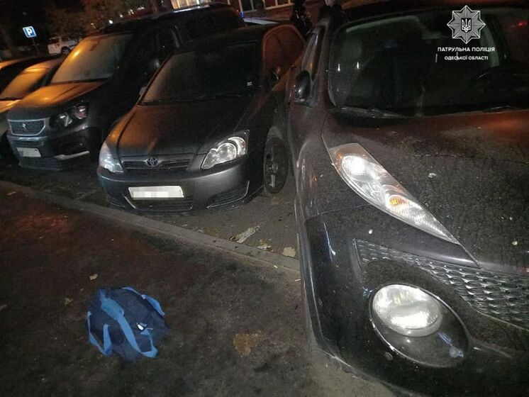 В Одессе пьяный водитель, пытаясь сбежать от полиции, протаранил три припаркованных автомобиля