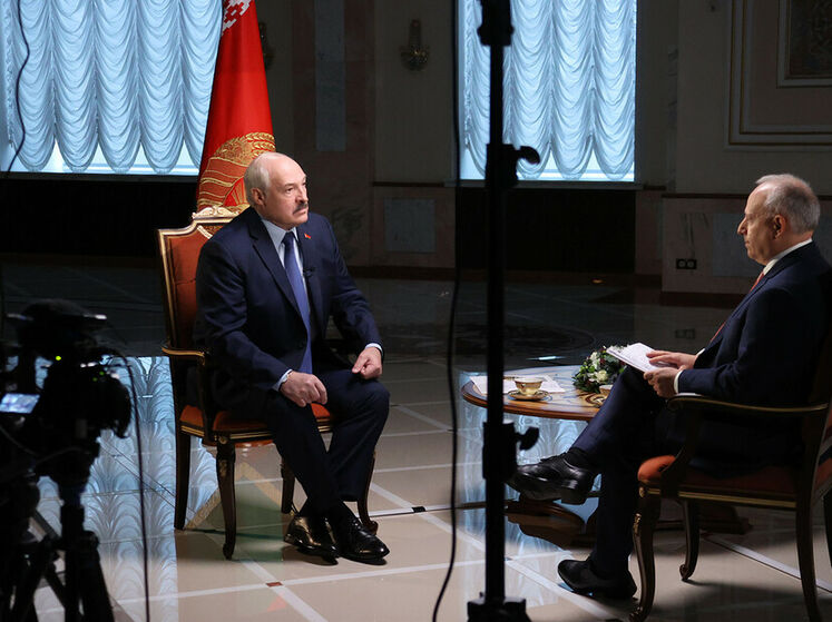 Лукашенко пообіцяв сісти за стіл переговорів із Тихановською, якщо Путін зробить те саме зі "зрадником" Навальним