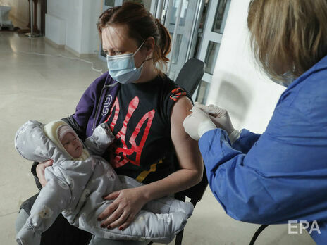 В Минздраве заявляли в октябре, что хотят добиться, чтобы 70% взрослого населения Украины были вакцинированы до конца 2021 года