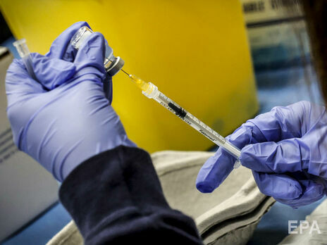 В Україні 96,5% працівників загальноосвітніх установ вакциновано проти COVID-19 щонайменше однією дозою – Шкарлет