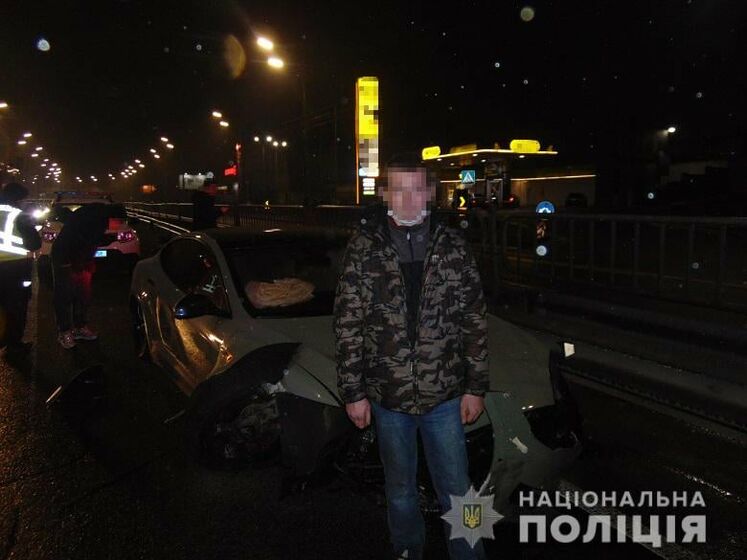 "Хотел прокатиться по городу". 36-летний работник автомойки в Киеве угнал и разбил клиентский автомобиль Tesla 