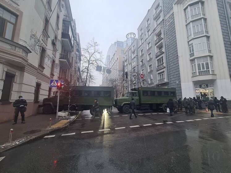 "Так выглядит страх". Перед выступлением президента Зеленского в ВР перекрыли правительственный квартал. Реакция соцсетей