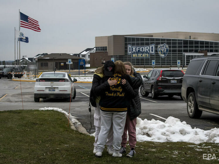 У США збільшилася кількість жертв стрілянини у школі, затриманого підлітка звинувачують, зокрема, у тероризмі