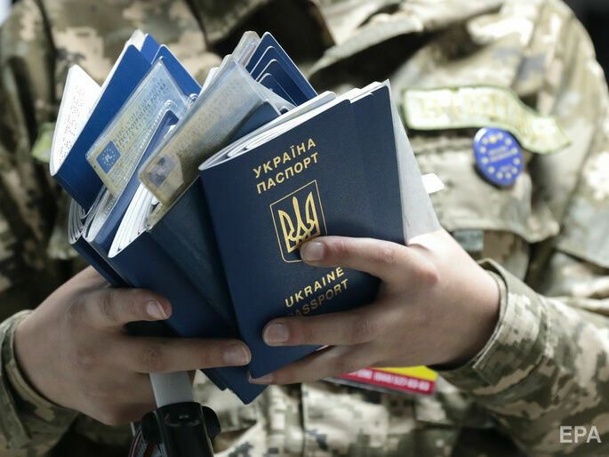 Почти половина граждан не поддерживают введения в Украине множественного гражданства – опрос