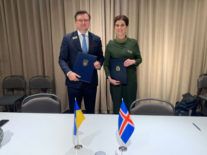 Украина и Исландия подписали соглашение об авиасообщении