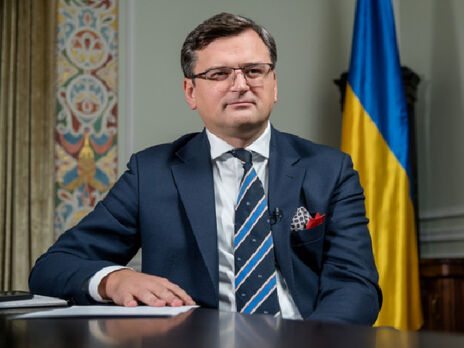 Для Украины пока открыты "окна" НАТО, но не "двери", считает Кулеба