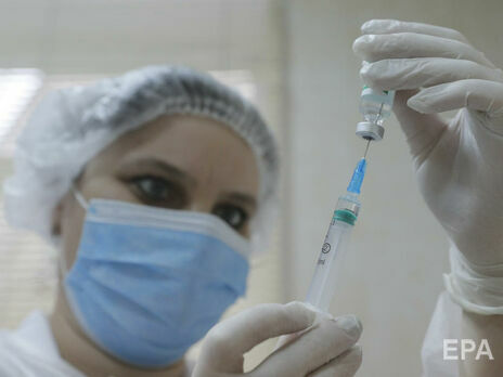 43,8% взрослого населения Украины получили минимум одну дозу вакцины