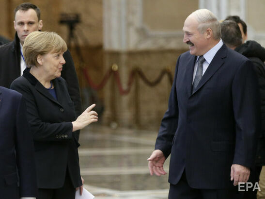 На российском телевидении показали стенограмму, где Меркель якобы называет Лукашенко "господин президент"