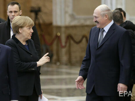 На российском телевидении показали стенограмму, где Меркель якобы называет Лукашенко 