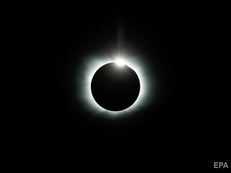 NASA опубликовало уникальные кадры солнечного затмения