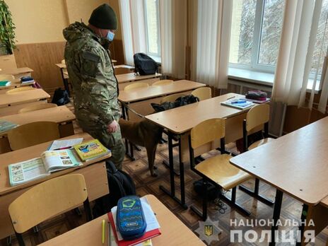 Харківська поліція другий день перевіряє школи міста