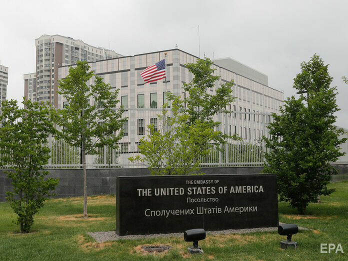 США поки що не розглядають питання щодо евакуації персоналу чи громадян з України – посольство