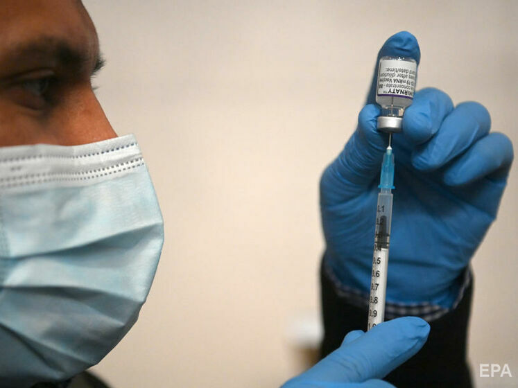Три дози вакцини від Pfizer/BioNTech нейтралізують штам коронавірусу "Омікрон" – заява розробників