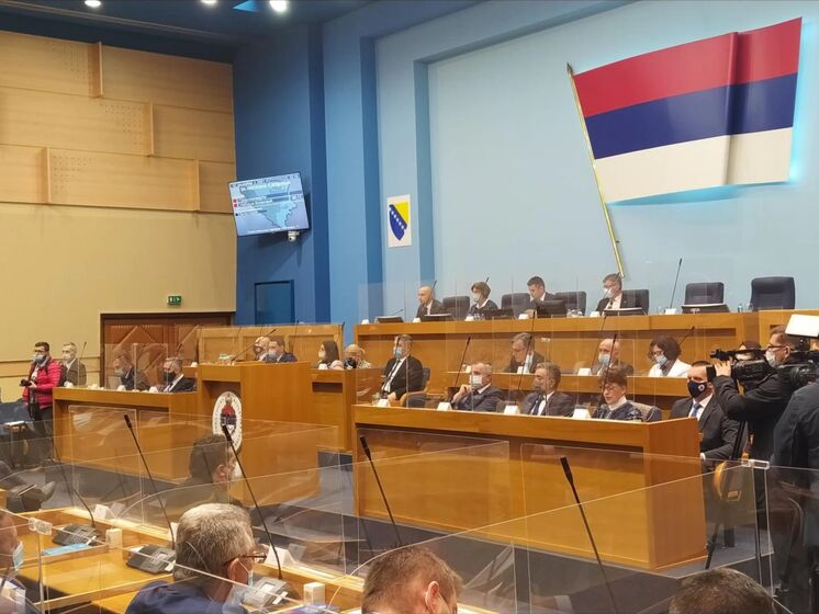 Парламент Республіки Сербської проголосував за початок виходу з державних інститутів Боснії і Герцеговини