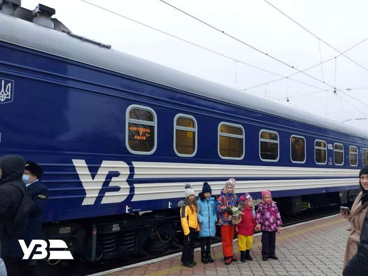 Почав курсувати потяг "Маріуполь – Рахів". Це найдовший залізничний маршрут в Україні
