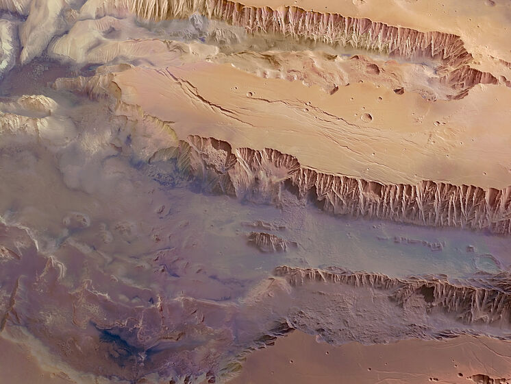 На Марсі під ґрунтом виявили великі поклади льоду