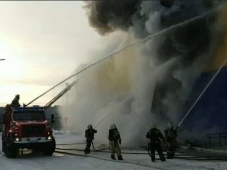 Набридло працювати. У Росії чоловік після двох тижнів роботи підпалив гіпермаркет площею 9400 м²
