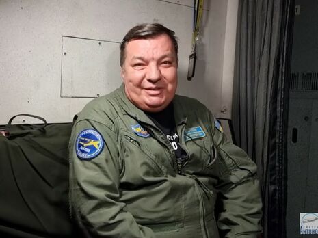 Антонов показал, как сажали самолет при "ужасной погоде"