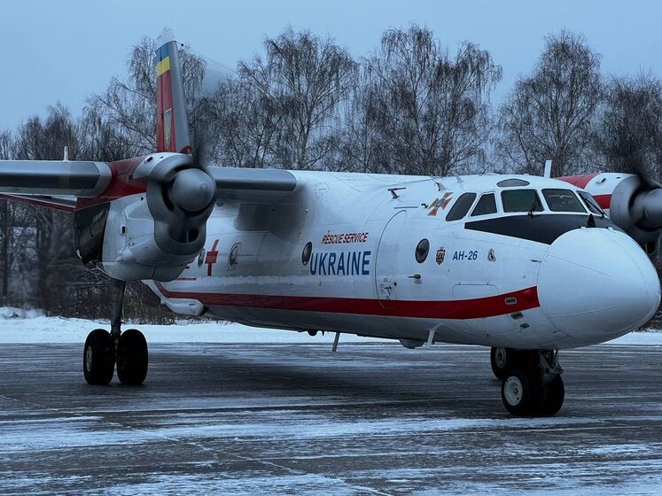 Одну з постраждалих під час пожежі в Косівській ЦРЛ літаком доправили до Києва – ДСНС