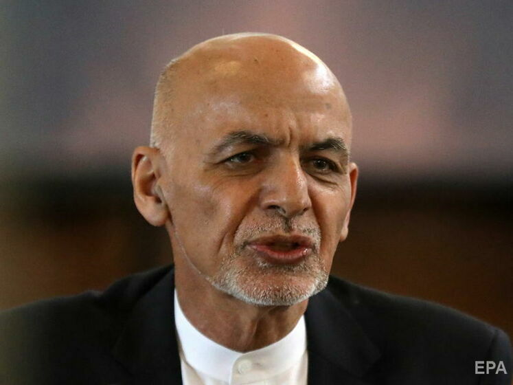 "Мне дали не более двух минут". Экс-президент Афганистана Гани рассказал, как бежал от талибов