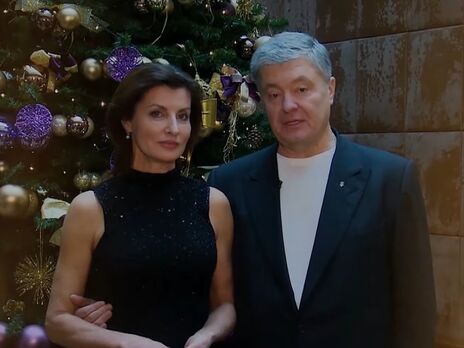 "Прямий" и "5 канал" транслируют поздравление Порошенко в новогоднюю ночь вместо обращения Зеленского третий год подряд