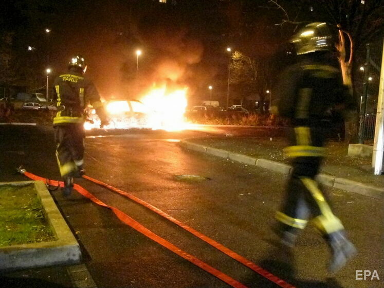 У Франції новорічної ночі спалили 874 машини – МВС