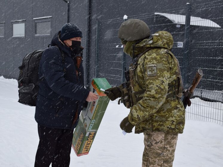 Окупанти на Донбасі й далі повністю блокують п'ять із семи КПВВ – МВС України