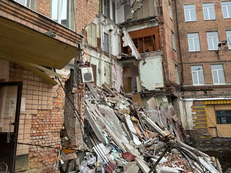 У Харкові обвалилася стіна чотириповерхового нежитлового будинку. Відео
