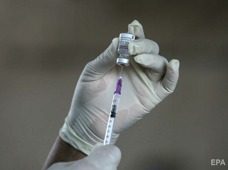 В Україні змінили схеми комбінації вакцин проти COVID-19. Тепер CoronaVac можна поєднувати з іншими вакцинами