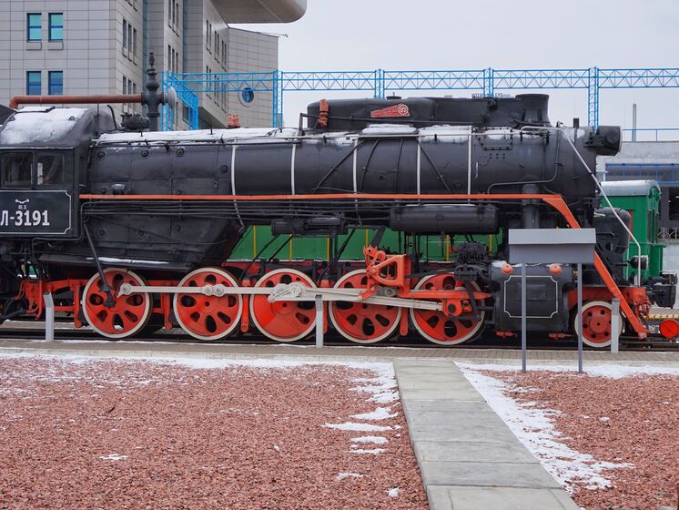 "Укрзалізниця" запускає в Києві різдвяний потяг із паровозом
