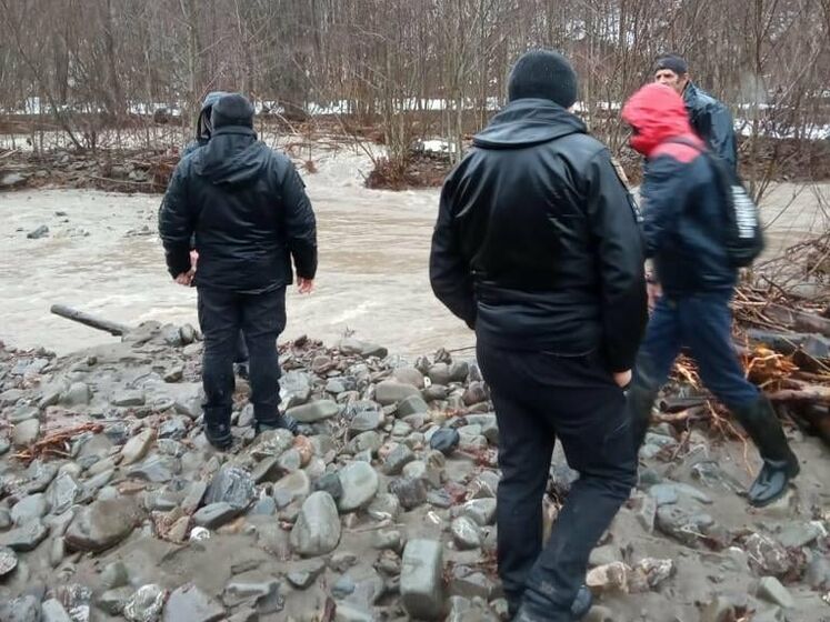 В Закарпатской области нашли тело подростка, который во время паводка упал в реку
