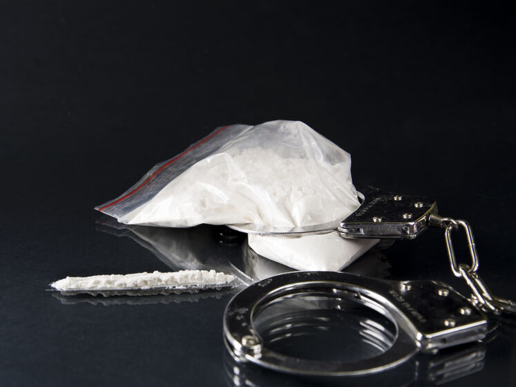 Бразилець провіз в Україну майже 1 кг кокаїну у власному організмі