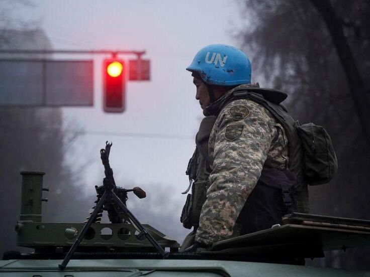 У Казахстані військові придушували протести у блакитних касках миротворців. ООН на це дозволу не давала