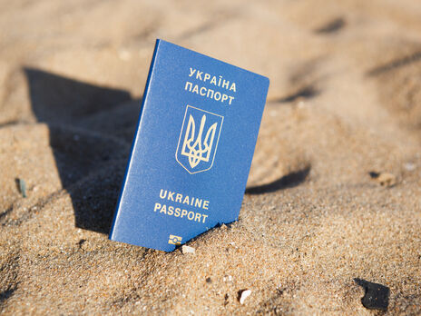Украина поднялась на две позиции в рейтинге престижности паспортов