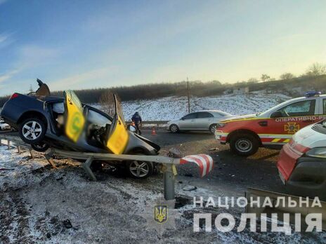 Под Харьковом в ДТП погибли три человека, в больнице в тяжелом состоянии двое детей – полиция