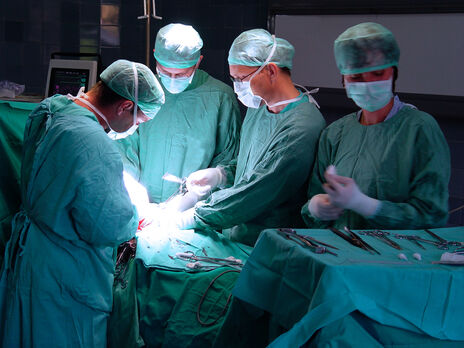 Обе операции хирург проводил еще в 2013 году