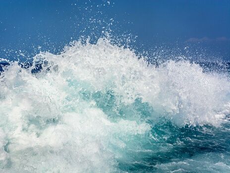 На побережье Перу обрушились аномальные волны, есть погибшие