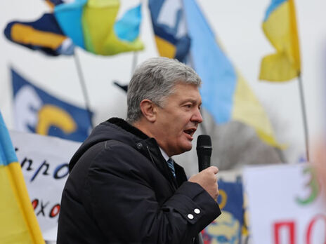 Порошенко: Влада перетворюється на Януковича і відкидає нас назад на 10 років