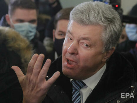 Порошенко повернувся до Києва в супроводі колег із парламентської фракції та журналістів