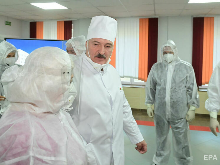 "Зовсім інший". Лукашенко заявив, що вдруге перехворів на COVID-19, цього разу – штамом "Омікрон"