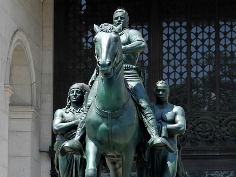 У пам'ятнику Рузвельту побачили расову ієрархію